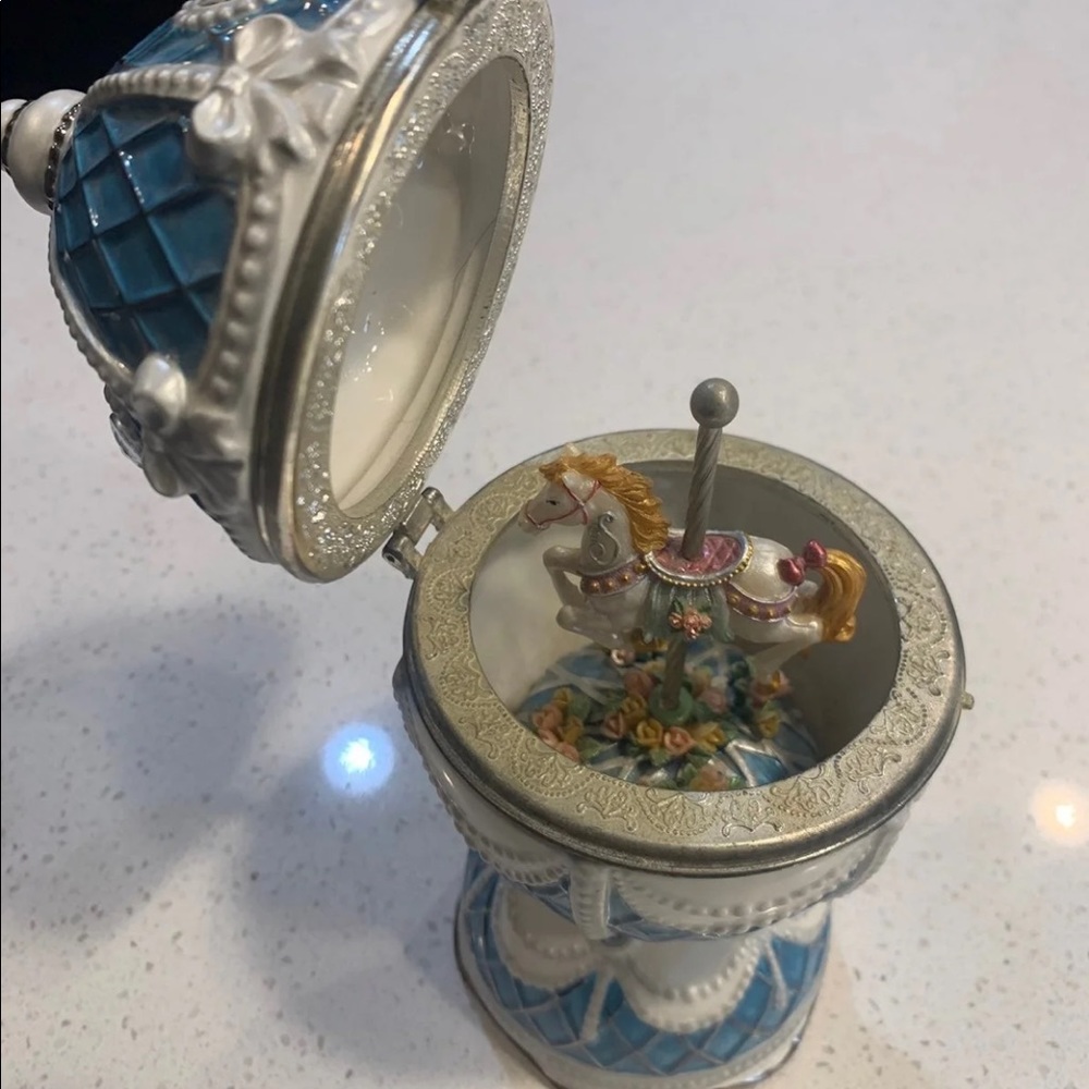 Vintage Carousel Horse Inside of Blue and White Egg Music Box